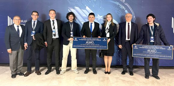 Engineering Students Receive Innovation Awards